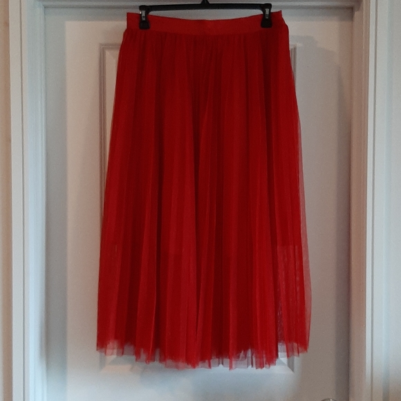 Eloquii Dresses & Skirts - NWT Eloquii red pleated tulle skirt